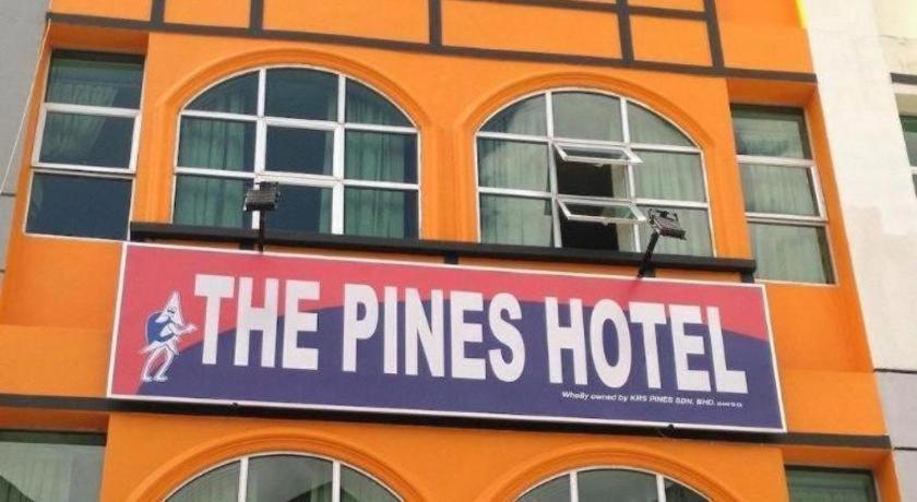 The Pines Hotel Kampung Kuala Terla Exteriör bild
