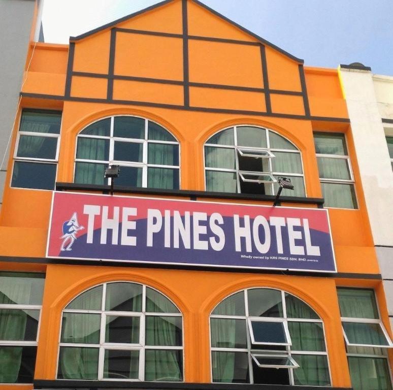 The Pines Hotel Kampung Kuala Terla Exteriör bild